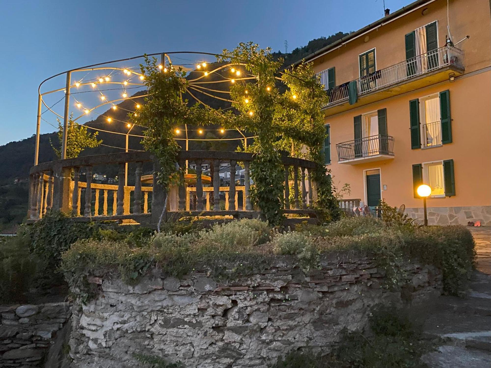 Casa Vittoria Apartment Дервио Екстериор снимка